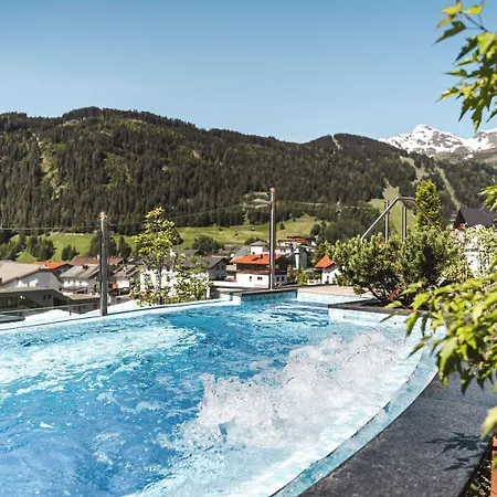 Wellnesshotel Cervosa ザーファウス