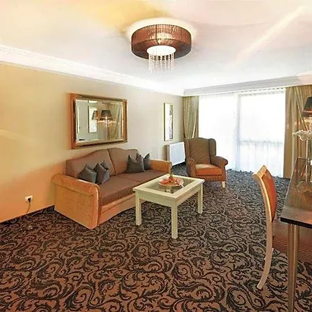 ホテル Wellnesshotel Cervosa