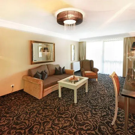 호텔 Wellnesshotel Cervosa 5*