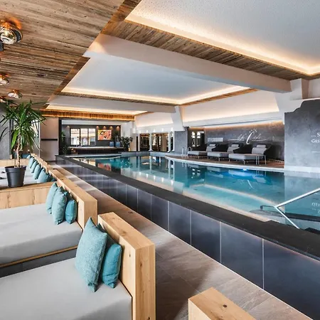 Wellnesshotel Cervosa ホテル